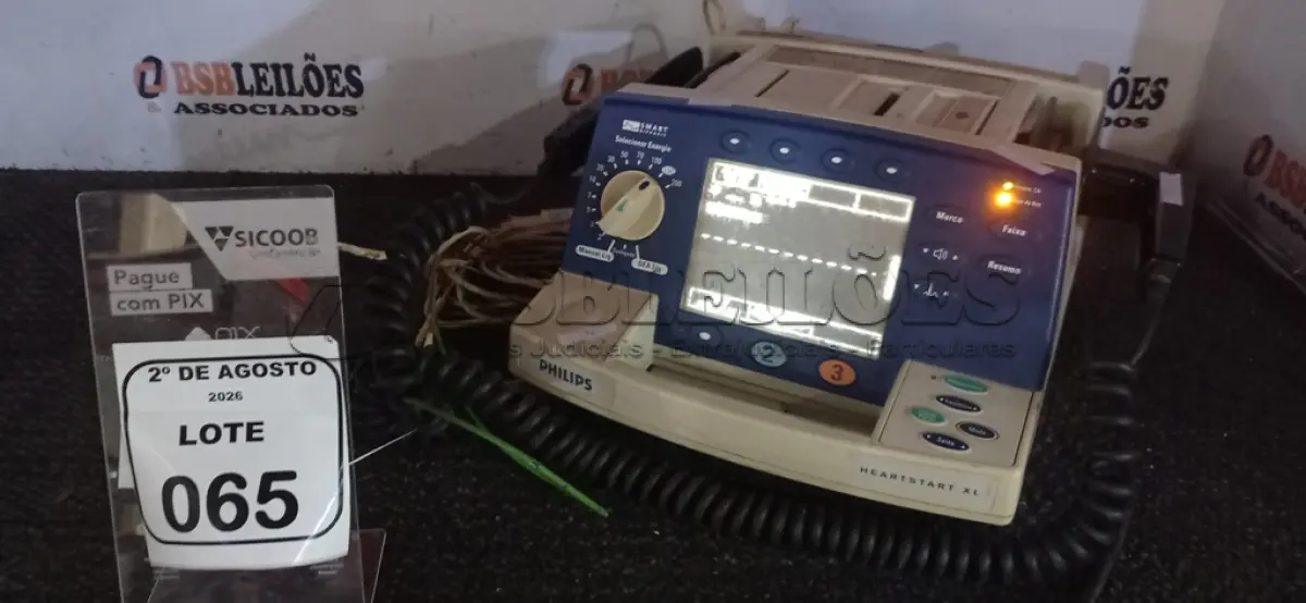 LOTE 065 - 01 CARDIOVERSOR MODELO HEARTSTART XL MARCA PHILIPS. (NO ESTADO) ATENÇÃO! FAZER A VISITAÇÃO ANTES DE ARREMATAR, NÃO SABEMOS SE FUNCIONA, LEILÃO NÃO TEM GARANTIA E NEM DEVOLUÇÃO, SUJEITO A POSSÍVEIS AVARIAS VISÍVEIS/OCULTAS E/OU AUSÊNCIA DE COMPONENTES.