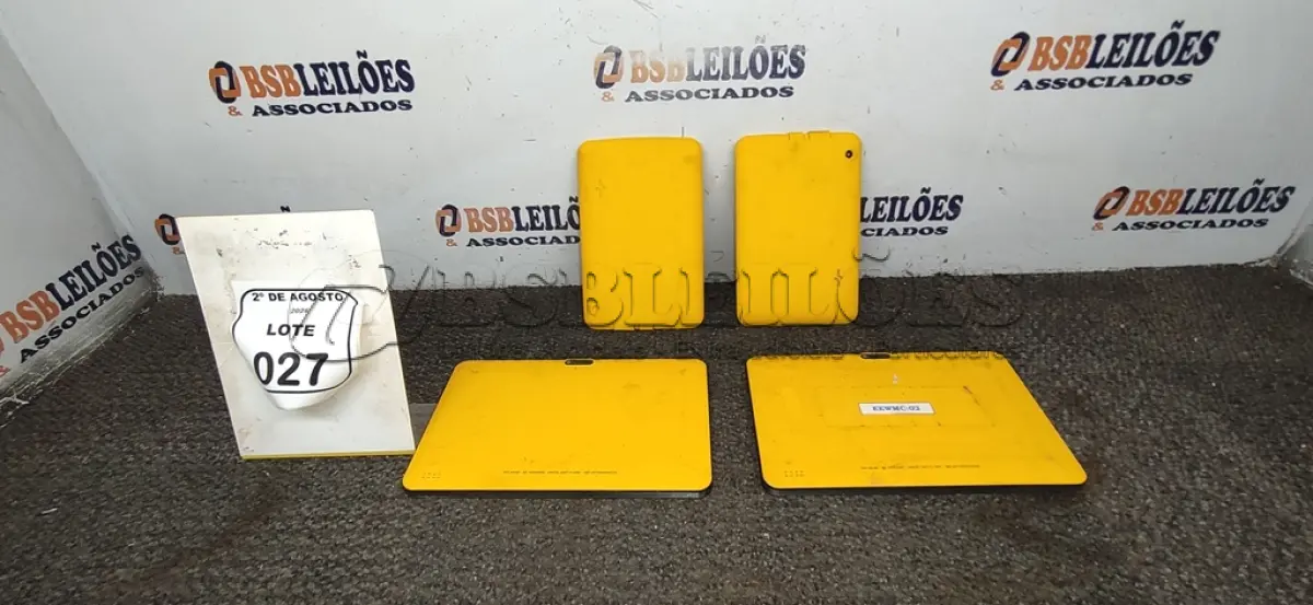 LOTE 027 - 04 TABLETS DE MARCAS E MODELOS DIVERSOS SEM FONTE. (NO ESTADO) ATENÇÃO! FAZER A VISITAÇÃO ANTES DE ARREMATAR, NÃO SABEMOS SE FUNCIONA, LEILÃO NÃO TEM GARANTIA E NEM DEVOLUÇÃO, SUJEITO A POSSÍVEIS AVARIAS VISÍVEIS/OCULTAS E/OU AUSÊNCIA DE COMPONENTES.