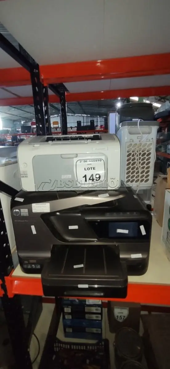 LOTE 149 - 01 IMPRESSORA MODELO LASERJET P1102 MARCA HP E 01 IMPRESSORA MODELO OFFICEJET PRO 8600 PLUS MARCA HP. (NO ESTADO) ATENÇÃO! FAZER A VISITAÇÃO ANTES DE ARREMATAR, NÃO SABEMOS SE FUNCIONA, LEILÃO NÃO TEM GARANTIA E NEM DEVOLUÇÃO, SUJEITO A POSSÍVEIS AVARIAS VISÍVEIS/OCULTAS E/OU AUSÊNCIA DE COMPONENTES.