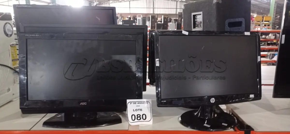 LOTE 080 - 06 MONITORES DE MARCAS E MODELOS DIVERSOS. (NO ESTADO) ATENÇÃO! FAZER A VISITAÇÃO ANTES DE ARREMATAR, NÃO SABEMOS SE FUNCIONA, LEILÃO NÃO TEM GARANTIA E NEM DEVOLUÇÃO, SUJEITO A POSSÍVEIS AVARIAS VISÍVEIS/OCULTAS E/OU AUSÊNCIA DE COMPONENTES.