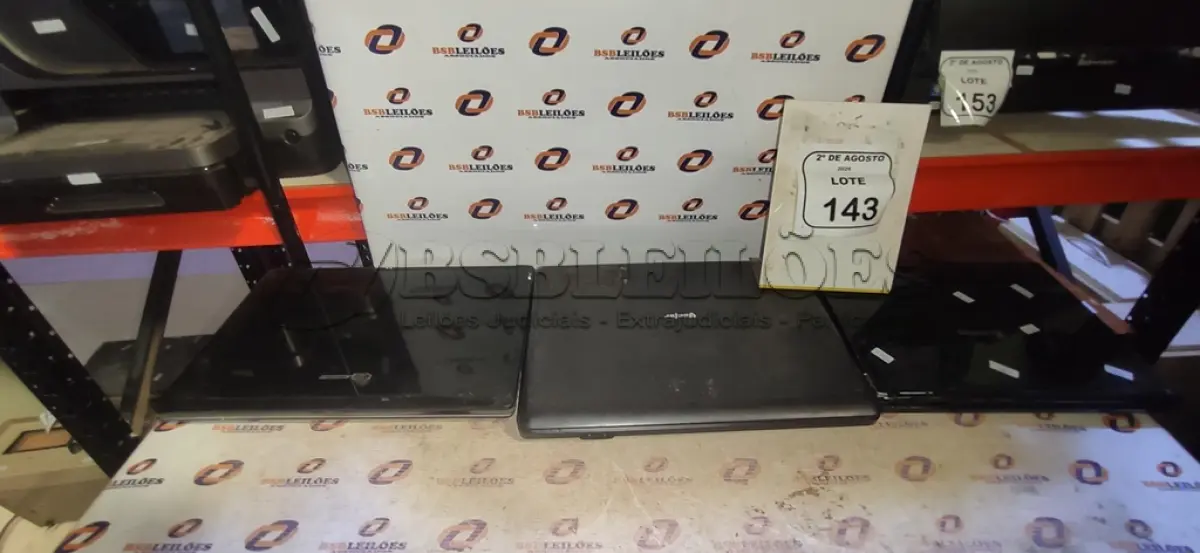 LOTE 143 - 03 NOTEBOOKS DE MARCAS E MODELOS DIVERSOS. (NO ESTADO) ATENÇÃO! FAZER A VISITAÇÃO ANTES DE ARREMATAR, NÃO SABEMOS SE FUNCIONA, LEILÃO NÃO TEM GARANTIA E NEM DEVOLUÇÃO, SUJEITO A POSSÍVEIS AVARIAS VISÍVEIS/OCULTAS E/OU AUSÊNCIA DE COMPONENTES.