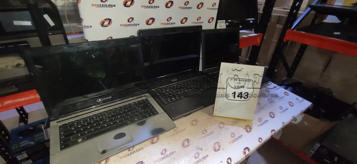 LOTE 143 - 03 NOTEBOOKS DE MARCAS E MODELOS DIVERSOS. (NO ESTADO) ATENÇÃO! FAZER A VISITAÇÃO ANTES DE ARREMATAR, NÃO SABEMOS SE FUNCIONA, LEILÃO NÃO TEM GARANTIA E NEM DEVOLUÇÃO, SUJEITO A POSSÍVEIS AVARIAS VISÍVEIS/OCULTAS E/OU AUSÊNCIA DE COMPONENTES.
