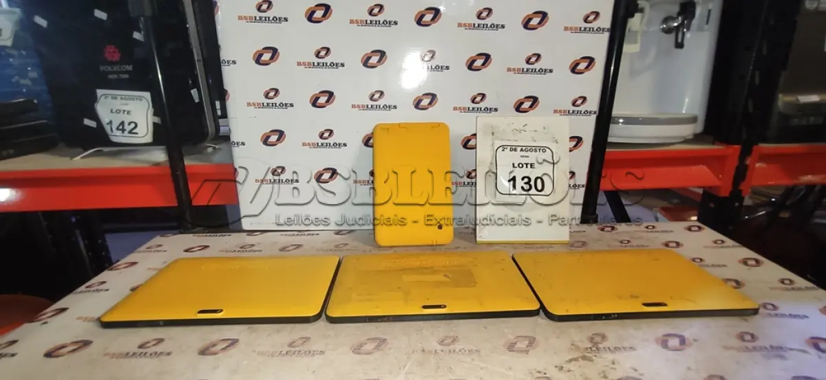 LOTE 130 - 04 TABLETS DE MARCAS E MODELOS DIVERSOS SEM FONTE. (NO ESTADO) ATENÇÃO! FAZER A VISITAÇÃO ANTES DE ARREMATAR, NÃO SABEMOS SE FUNCIONA, LEILÃO NÃO TEM GARANTIA E NEM DEVOLUÇÃO, SUJEITO A POSSÍVEIS AVARIAS VISÍVEIS/OCULTAS E/OU AUSÊNCIA DE COMPONENTES.