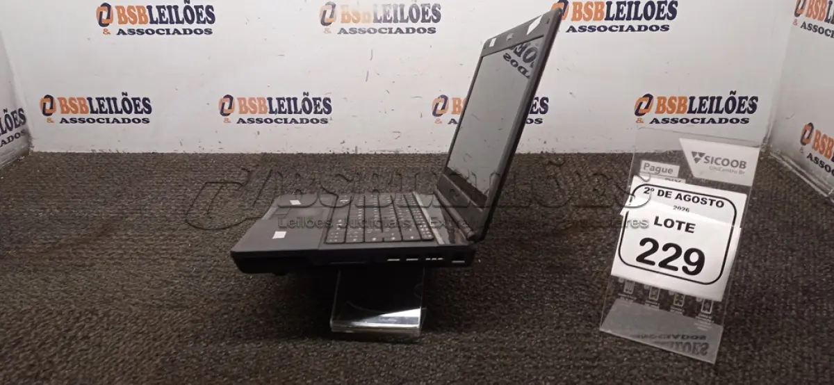 LOTE 229 - 01 NOTEBOOK MARCA POSITIVO SEM FONTE. (NO ESTADO) ATENÇÃO! FAZER A VISITAÇÃO ANTES DE ARREMATAR, NÃO SABEMOS SE FUNCIONA, LEILÃO NÃO TEM GARANTIA E NEM DEVOLUÇÃO, SUJEITO A POSSÍVEIS AVARIAS VISÍVEIS/OCULTAS E/OU AUSÊNCIA DE COMPONENTES.
