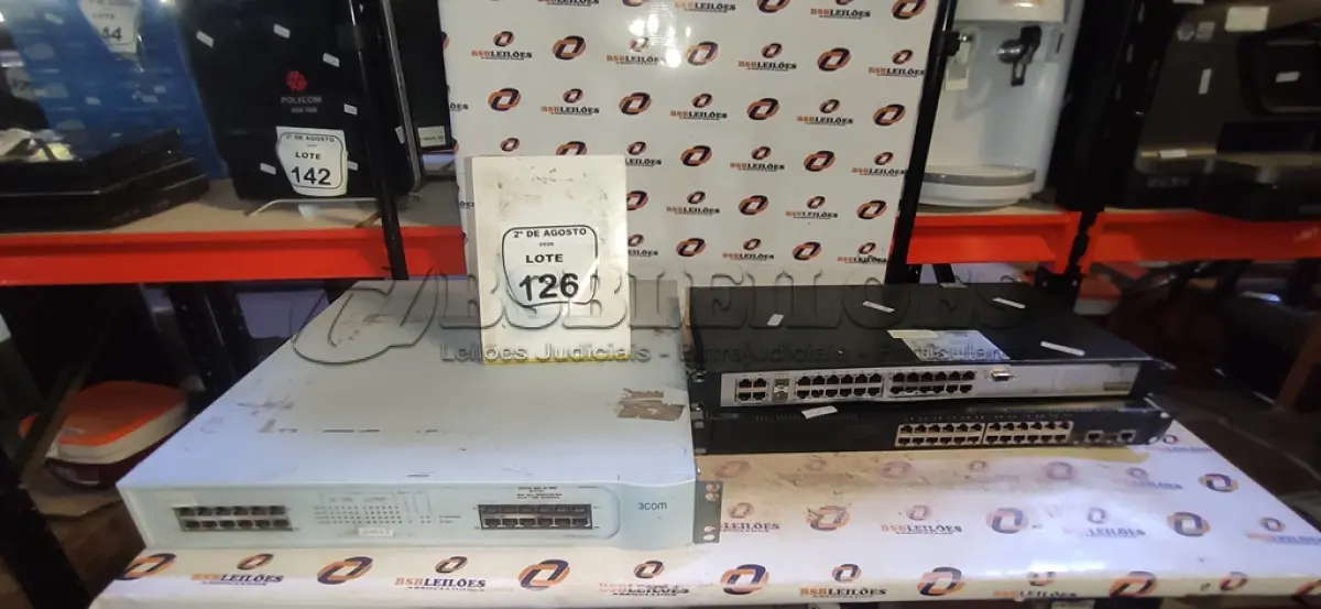 LOTE 126 - 03 SWITCHES DE MARCAS E MODELOS DIVERSOS. (NO ESTADO) ATENÇÃO! FAZER A VISITAÇÃO ANTES DE ARREMATAR, NÃO SABEMOS SE FUNCIONA, LEILÃO NÃO TEM GARANTIA E NEM DEVOLUÇÃO, SUJEITO A POSSÍVEIS AVARIAS VISÍVEIS/OCULTAS E/OU AUSÊNCIA DE COMPONENTES.
