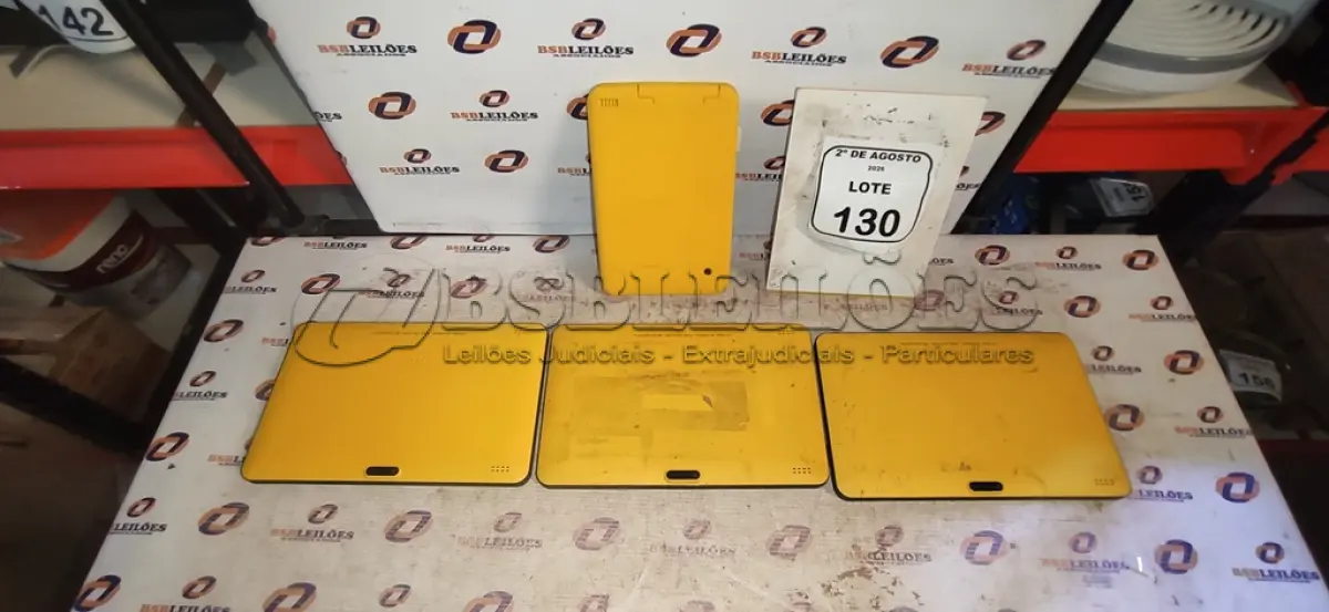 LOTE 130 - 04 TABLETS DE MARCAS E MODELOS DIVERSOS SEM FONTE. (NO ESTADO) ATENÇÃO! FAZER A VISITAÇÃO ANTES DE ARREMATAR, NÃO SABEMOS SE FUNCIONA, LEILÃO NÃO TEM GARANTIA E NEM DEVOLUÇÃO, SUJEITO A POSSÍVEIS AVARIAS VISÍVEIS/OCULTAS E/OU AUSÊNCIA DE COMPONENTES.