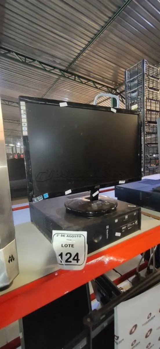 LOTE 124 - 01 MONITOR MARCA AOC E 01 CPU MARCA ITAUTEC. (NO ESTADO) ATENÇÃO! FAZER A VISITAÇÃO ANTES DE ARREMATAR, NÃO SABEMOS SE FUNCIONA, LEILÃO NÃO TEM GARANTIA E NEM DEVOLUÇÃO, SUJEITO A POSSÍVEIS AVARIAS VISÍVEIS/OCULTAS E/OU AUSÊNCIA DE COMPONENTES.