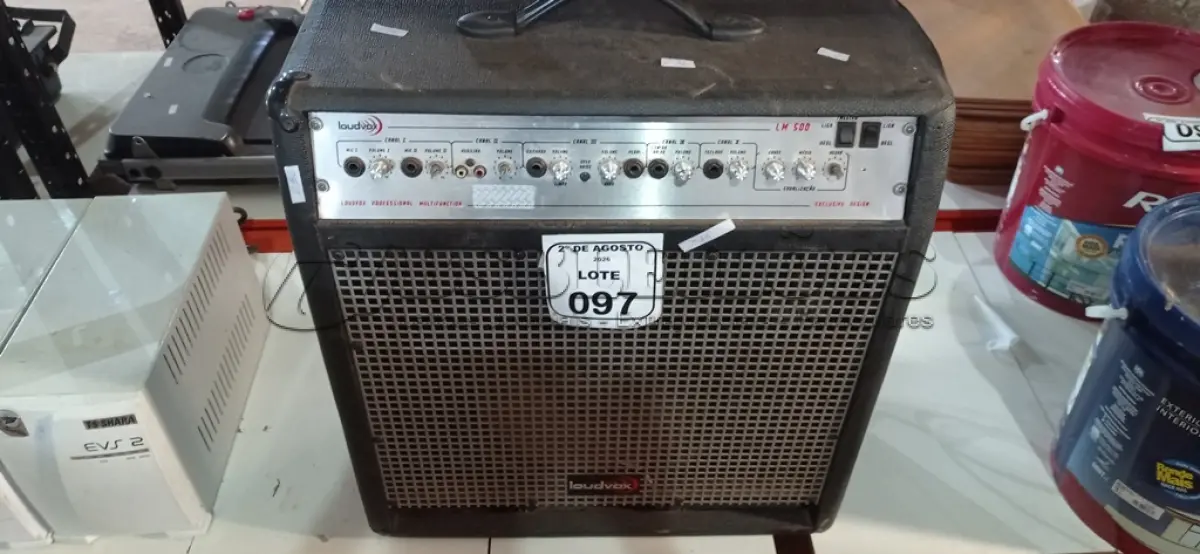 LOTE 097 - 01 CAIXA DE SOM AMPLIFICADORA MODELO ML 500 MARCA LOUDVOX. (NO ESTADO) ATENÇÃO! FAZER A VISITAÇÃO ANTES DE ARREMATAR, NÃO SABEMOS SE FUNCIONA, LEILÃO NÃO TEM GARANTIA E NEM DEVOLUÇÃO, SUJEITO A POSSÍVEIS AVARIAS VISÍVEIS/OCULTAS E/OU AUSÊNCIA DE COMPONENTES.