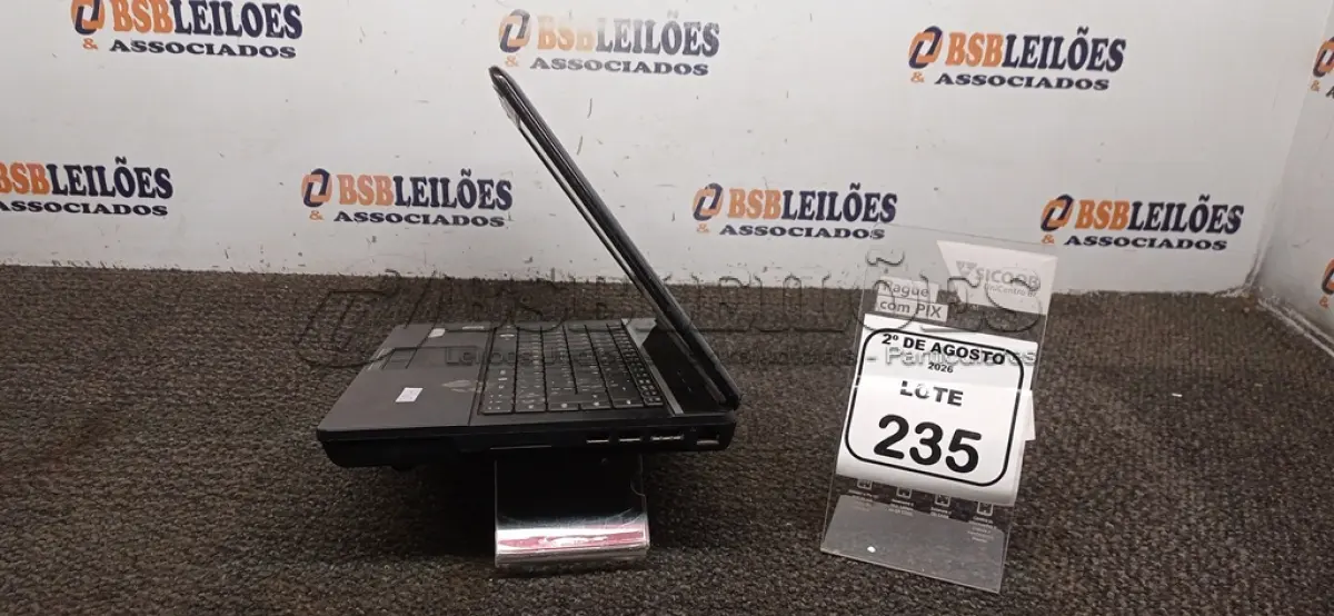 LOTE 235 - 01 NOTEBOOK MARCA POSITIVO SEM FONTE. (NO ESTADO) ATENÇÃO! FAZER A VISITAÇÃO ANTES DE ARREMATAR, NÃO SABEMOS SE FUNCIONA, LEILÃO NÃO TEM GARANTIA E NEM DEVOLUÇÃO, SUJEITO A POSSÍVEIS AVARIAS VISÍVEIS/OCULTAS E/OU AUSÊNCIA DE COMPONENTES.