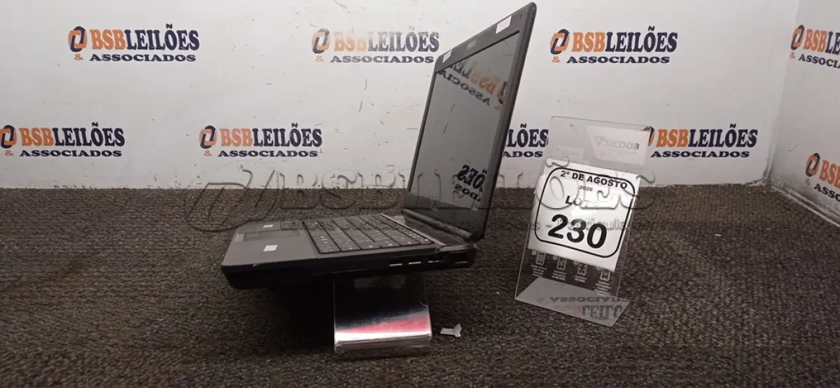 LOTE 230 - 01 NOTEBOOK MARCA POSITIVO SEM FONTE. (NO ESTADO) ATENÇÃO! FAZER A VISITAÇÃO ANTES DE ARREMATAR, NÃO SABEMOS SE FUNCIONA, LEILÃO NÃO TEM GARANTIA E NEM DEVOLUÇÃO, SUJEITO A POSSÍVEIS AVARIAS VISÍVEIS/OCULTAS E/OU AUSÊNCIA DE COMPONENTES.