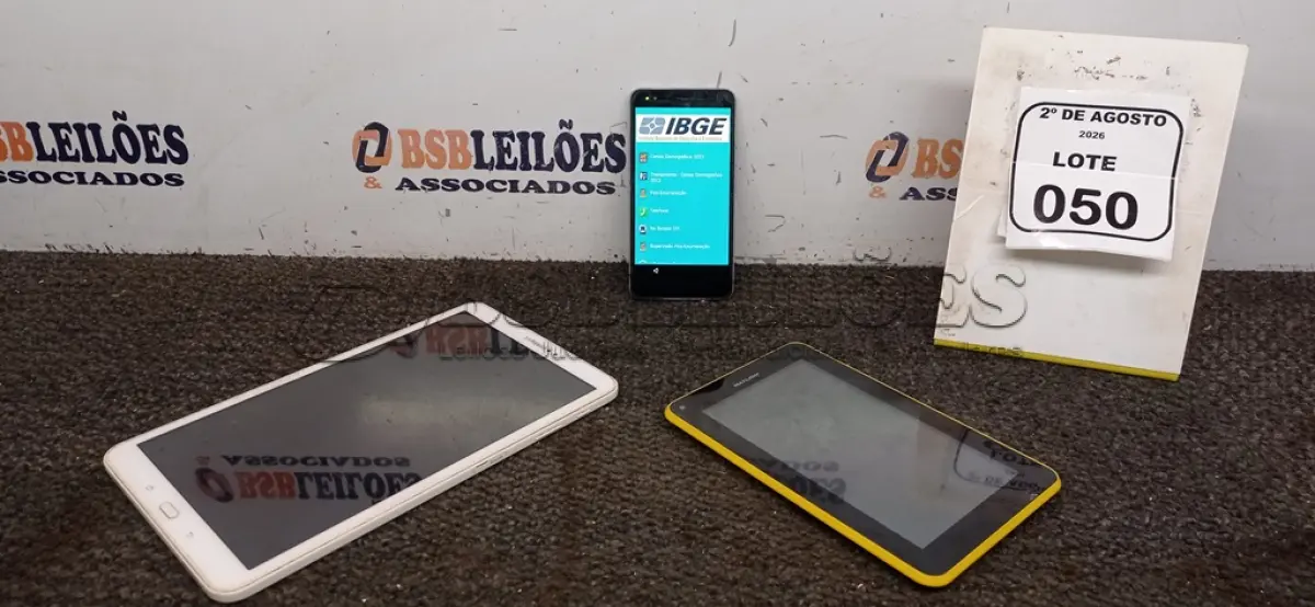 LOTE 050 - 01 CELULAR E 02 TABLETS. (NO ESTADO) ATENÇÃO! FAZER A VISITAÇÃO ANTES DE ARREMATAR, NÃO SABEMOS SE FUNCIONA, LEILÃO NÃO TEM GARANTIA E NEM DEVOLUÇÃO, SUJEITO A POSSÍVEIS AVARIAS VISÍVEIS/OCULTAS E/OU AUSÊNCIA DE COMPONENTES.