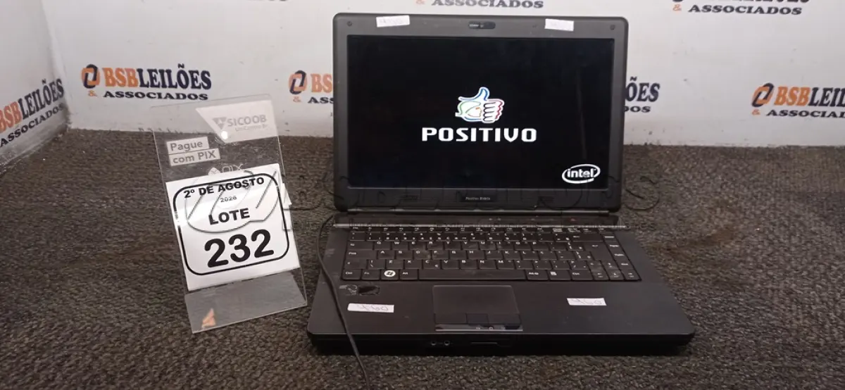 LOTE 232 - 01 NOTEBOOK MARCA POSITIVO SEM FONTE. (NO ESTADO) ATENÇÃO! FAZER A VISITAÇÃO ANTES DE ARREMATAR, NÃO SABEMOS SE FUNCIONA, LEILÃO NÃO TEM GARANTIA E NEM DEVOLUÇÃO, SUJEITO A POSSÍVEIS AVARIAS VISÍVEIS/OCULTAS E/OU AUSÊNCIA DE COMPONENTES.