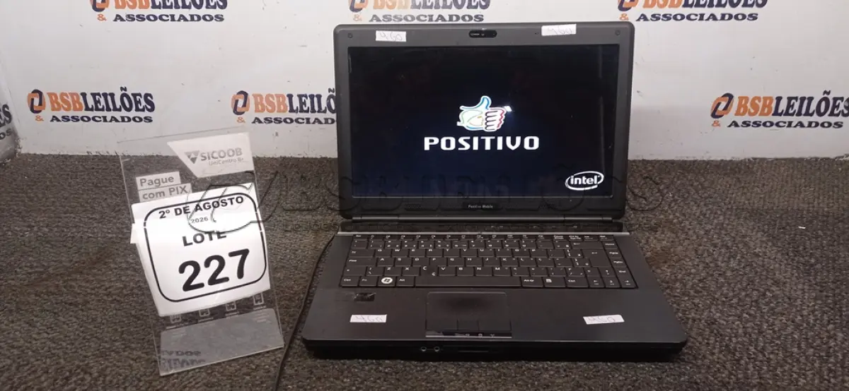LOTE 227 - 01 NOTEBOOK MARCA POSITIVO SEM FONTE. (NO ESTADO) ATENÇÃO! FAZER A VISITAÇÃO ANTES DE ARREMATAR, NÃO SABEMOS SE FUNCIONA, LEILÃO NÃO TEM GARANTIA E NEM DEVOLUÇÃO, SUJEITO A POSSÍVEIS AVARIAS VISÍVEIS/OCULTAS E/OU AUSÊNCIA DE COMPONENTES.