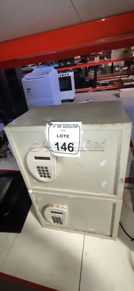 LOTE 146 - 02 COFRES DIGITAIS. (NO ESTADO) ATENÇÃO! FAZER A VISITAÇÃO ANTES DE ARREMATAR, NÃO SABEMOS SE FUNCIONA, LEILÃO NÃO TEM GARANTIA E NEM DEVOLUÇÃO, SUJEITO A POSSÍVEIS AVARIAS VISÍVEIS/OCULTAS E/OU AUSÊNCIA DE COMPONENTES.