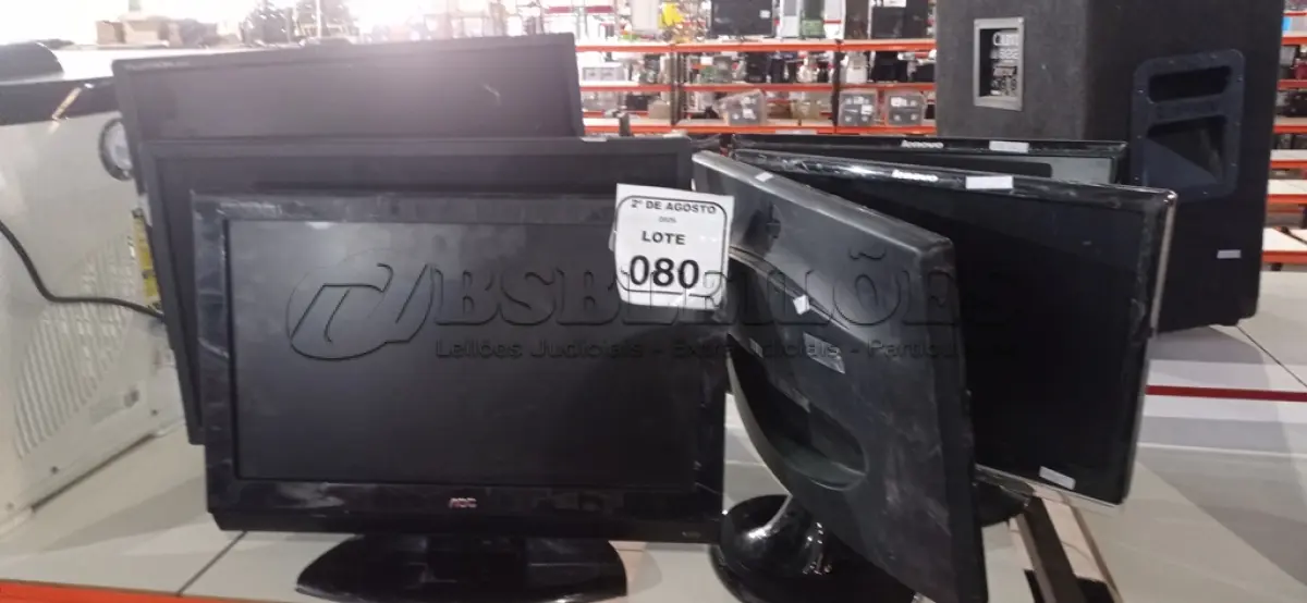 LOTE 080 - 06 MONITORES DE MARCAS E MODELOS DIVERSOS. (NO ESTADO) ATENÇÃO! FAZER A VISITAÇÃO ANTES DE ARREMATAR, NÃO SABEMOS SE FUNCIONA, LEILÃO NÃO TEM GARANTIA E NEM DEVOLUÇÃO, SUJEITO A POSSÍVEIS AVARIAS VISÍVEIS/OCULTAS E/OU AUSÊNCIA DE COMPONENTES.