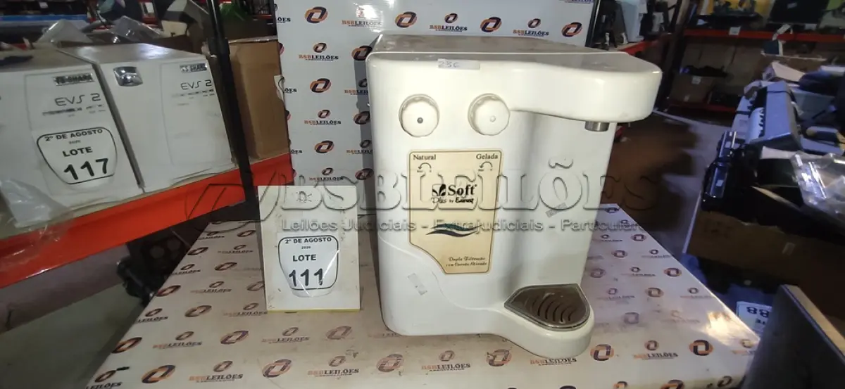 LOTE 111 - 01 PURIFICADOR DE ÁGUA MODELO SOFT MARCA EVEREST. (NO ESTADO) ATENÇÃO! FAZER A VISITAÇÃO ANTES DE ARREMATAR, NÃO SABEMOS SE FUNCIONA, LEILÃO NÃO TEM GARANTIA E NEM DEVOLUÇÃO, SUJEITO A POSSÍVEIS AVARIAS VISÍVEIS/OCULTAS E/OU AUSÊNCIA DE COMPONENTES.