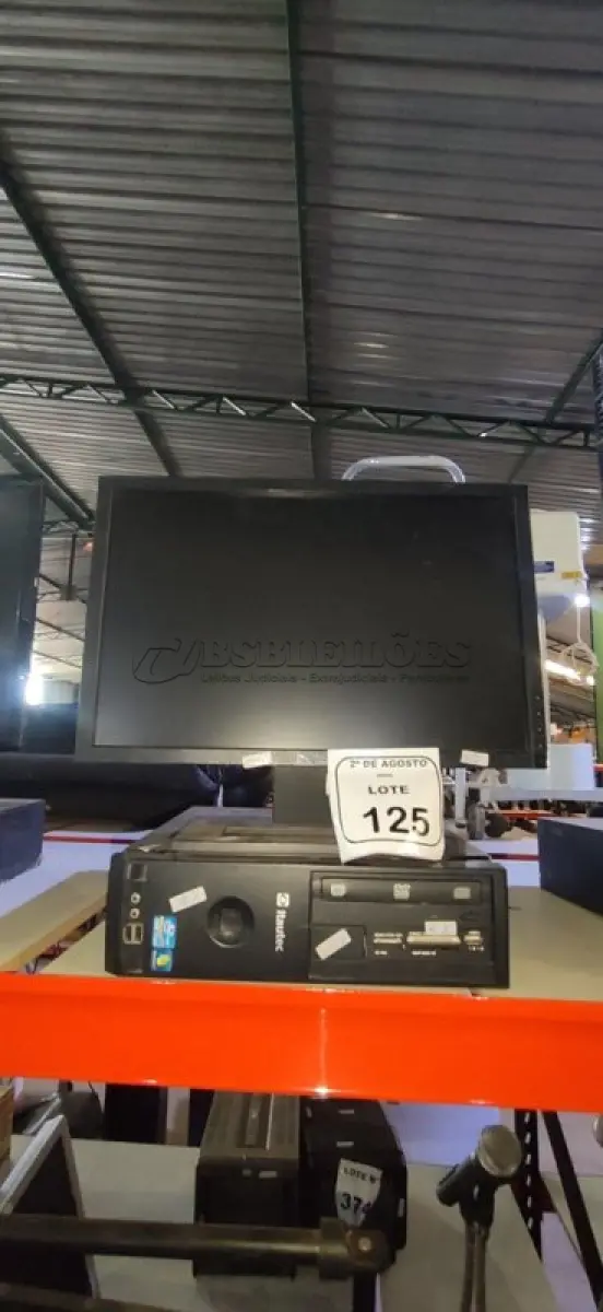 LOTE 125 - 01 MONITOR MARCA DELL E 01 CPU MARCA ITAUTEC. (NO ESTADO) ATENÇÃO! FAZER A VISITAÇÃO ANTES DE ARREMATAR, NÃO SABEMOS SE FUNCIONA, LEILÃO NÃO TEM GARANTIA E NEM DEVOLUÇÃO, SUJEITO A POSSÍVEIS AVARIAS VISÍVEIS/OCULTAS E/OU AUSÊNCIA DE COMPONENTES.