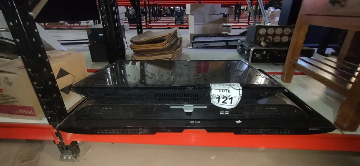 LOTE 121 - 03 TVS DE TAMANHOS E MARCAS DIVERSAS PARA RETIRADA DE PEÇAS. (NO ESTADO) ATENÇÃO! FAZER A VISITAÇÃO ANTES DE ARREMATAR, NÃO SABEMOS SE FUNCIONA, LEILÃO NÃO TEM GARANTIA E NEM DEVOLUÇÃO, SUJEITO A POSSÍVEIS AVARIAS VISÍVEIS/OCULTAS E/OU AUSÊNCIA DE COMPONENTES.