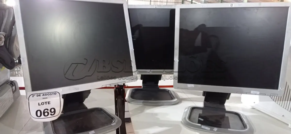 LOTE 069 - 03 MONITORES MODELO COMPAQ LA1951G MARCA HP. (NO ESTADO) ATENÇÃO! FAZER A VISITAÇÃO ANTES DE ARREMATAR, NÃO SABEMOS SE FUNCIONA, LEILÃO NÃO TEM GARANTIA E NEM DEVOLUÇÃO, SUJEITO A POSSÍVEIS AVARIAS VISÍVEIS/OCULTAS E/OU AUSÊNCIA DE COMPONENTES.