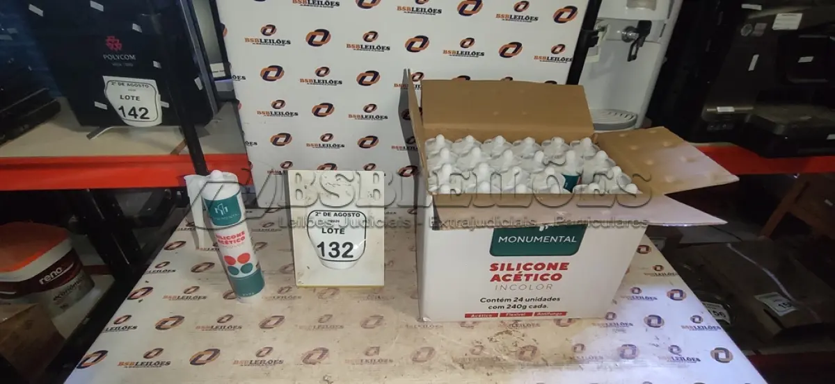 LOTE 132 - 24 UNIDADES DE SILICONE ACÉTICO INCOLOR COM 240G CADA MARCA MONUMENTAL. (NO ESTADO) ATENÇÃO! FAZER A VISITAÇÃO ANTES DE ARREMATAR, NÃO SABEMOS SE FUNCIONA, LEILÃO NÃO TEM GARANTIA E NEM DEVOLUÇÃO, SUJEITO A POSSÍVEIS AVARIAS VISÍVEIS/OCULTAS E/OU AUSÊNCIA DE COMPONENTES.