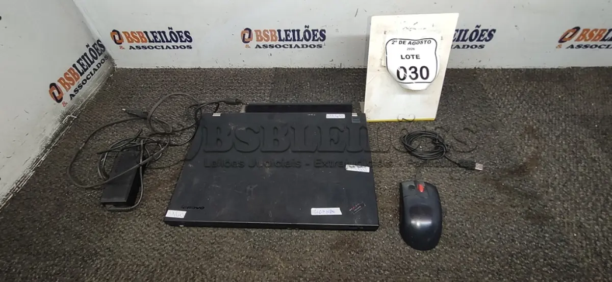 LOTE 030 - 01 NOTEBOOK SERIE THINKPAD MARCA LENOVO COM FONTE E MOUSE. (NO ESTADO) ATENÇÃO! FAZER A VISITAÇÃO ANTES DE ARREMATAR, NÃO SABEMOS SE FUNCIONA, LEILÃO NÃO TEM GARANTIA E NEM DEVOLUÇÃO, SUJEITO A POSSÍVEIS AVARIAS VISÍVEIS/OCULTAS E/OU AUSÊNCIA DE COMPONENTES.