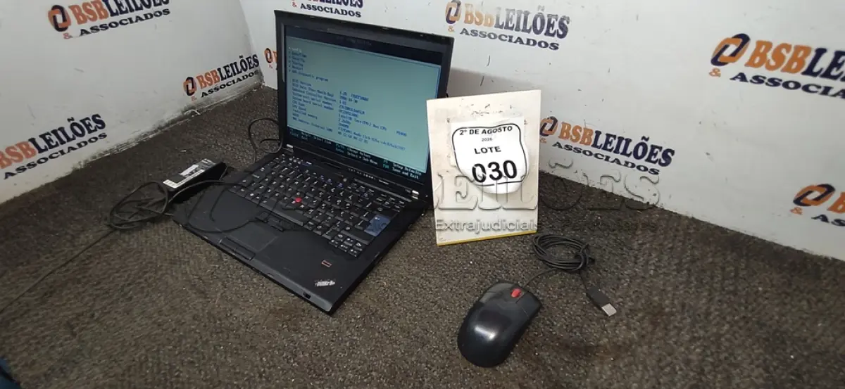 LOTE 030 - 01 NOTEBOOK SERIE THINKPAD MARCA LENOVO COM FONTE E MOUSE. (NO ESTADO) ATENÇÃO! FAZER A VISITAÇÃO ANTES DE ARREMATAR, NÃO SABEMOS SE FUNCIONA, LEILÃO NÃO TEM GARANTIA E NEM DEVOLUÇÃO, SUJEITO A POSSÍVEIS AVARIAS VISÍVEIS/OCULTAS E/OU AUSÊNCIA DE COMPONENTES.