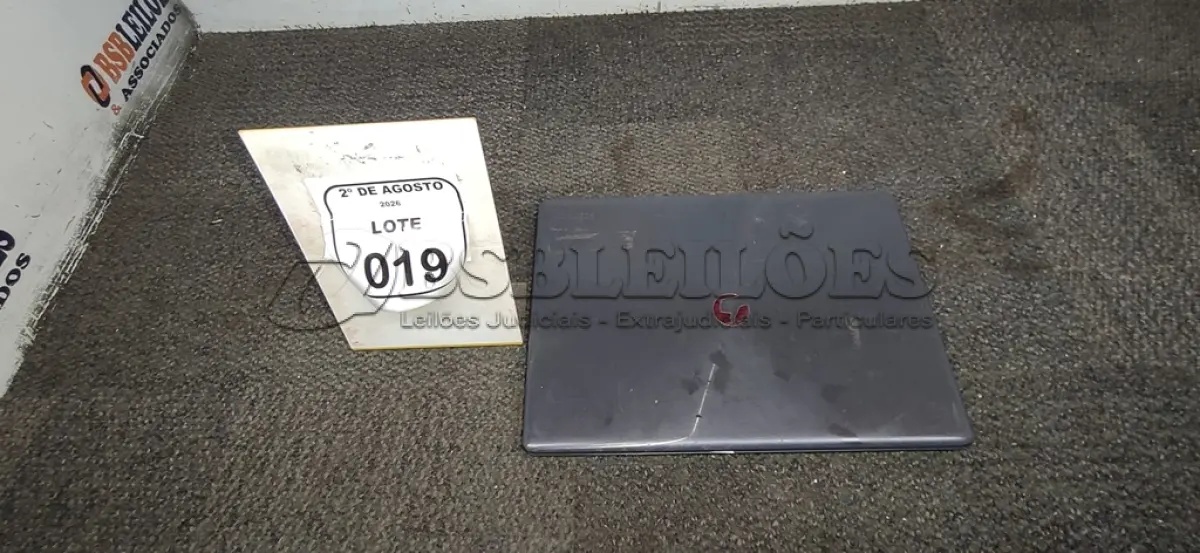 LOTE 019 - 01 NOTEBOOK MARCA POSITIVO SEM FONTE. (NO ESTADO) ATENÇÃO! FAZER A VISITAÇÃO ANTES DE ARREMATAR, NÃO SABEMOS SE FUNCIONA, LEILÃO NÃO TEM GARANTIA E NEM DEVOLUÇÃO, SUJEITO A POSSÍVEIS AVARIAS VISÍVEIS/OCULTAS E/OU AUSÊNCIA DE COMPONENTES.