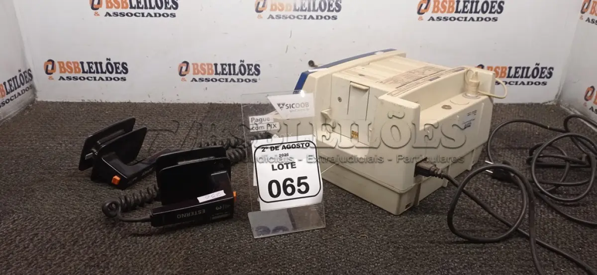 LOTE 065 - 01 CARDIOVERSOR MODELO HEARTSTART XL MARCA PHILIPS. (NO ESTADO) ATENÇÃO! FAZER A VISITAÇÃO ANTES DE ARREMATAR, NÃO SABEMOS SE FUNCIONA, LEILÃO NÃO TEM GARANTIA E NEM DEVOLUÇÃO, SUJEITO A POSSÍVEIS AVARIAS VISÍVEIS/OCULTAS E/OU AUSÊNCIA DE COMPONENTES.