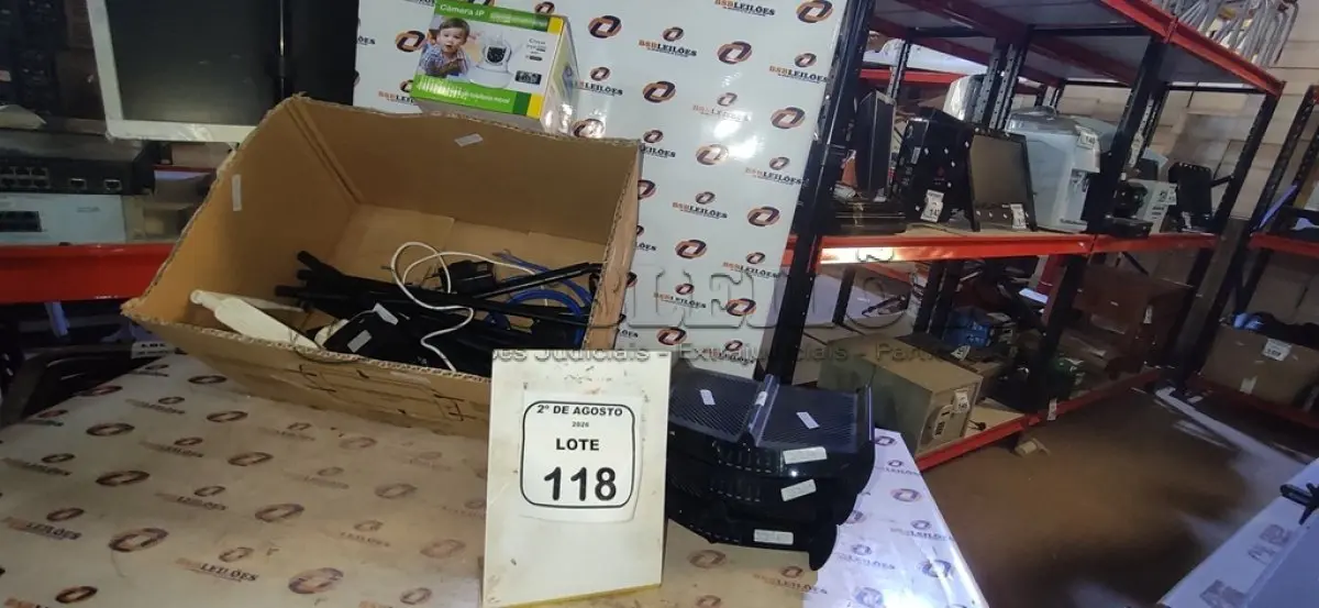 LOTE 118 - 02 CÂMERAS IP E 04 ROTEADORES DE MARCAS E MODELOS DIVERSOS. (NO ESTADO) ATENÇÃO! FAZER A VISITAÇÃO ANTES DE ARREMATAR, NÃO SABEMOS SE FUNCIONA, LEILÃO NÃO TEM GARANTIA E NEM DEVOLUÇÃO, SUJEITO A POSSÍVEIS AVARIAS VISÍVEIS/OCULTAS E/OU AUSÊNCIA DE COMPONENTES.