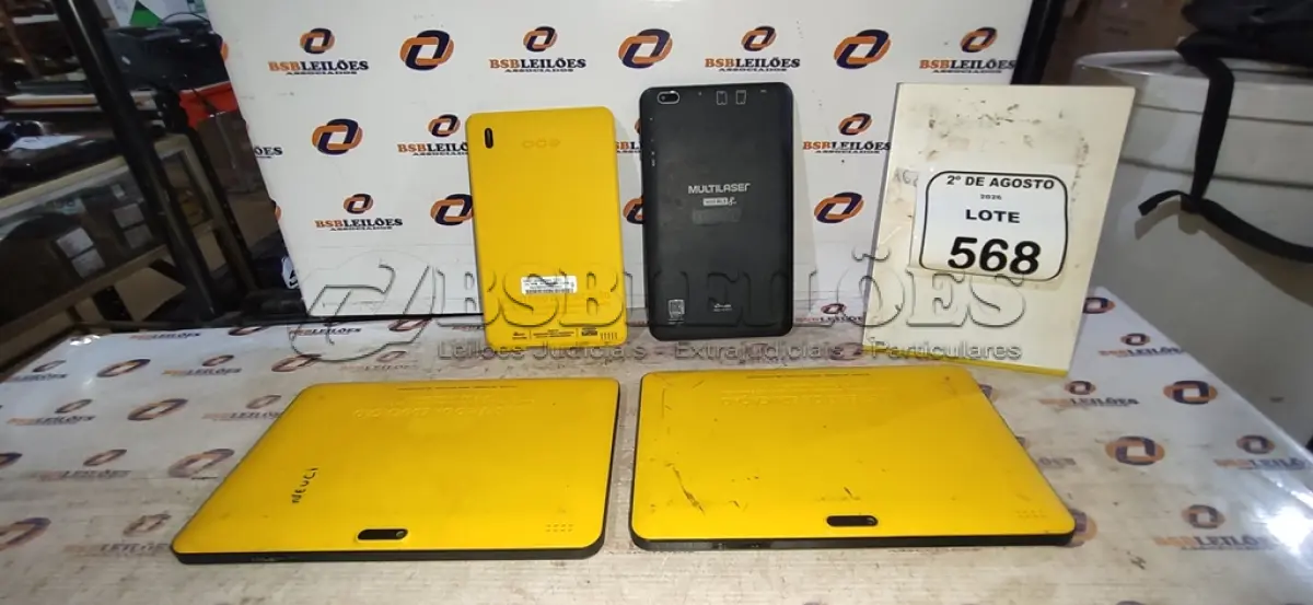LOTE 568 - 04 TABLETS DE MARCAS E MODELOS DIVERSOS. (NO ESTADO) ATENÇÃO! FAZER A VISITAÇÃO ANTES DE ARREMATAR, NÃO SABEMOS SE FUNCIONA, LEILÃO NÃO TEM GARANTIA E NEM DEVOLUÇÃO, SUJEITO A POSSÍVEIS AVARIAS VISÍVEIS/OCULTAS E/OU AUSÊNCIA DE COMPONENTES.