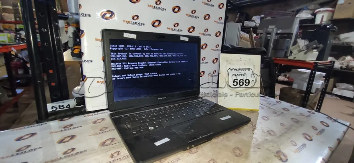 LOTE 569 - 01 NOTEBOOK MARCA POSITIVO SEM FONTE. (NO ESTADO) ATENÇÃO! FAZER A VISITAÇÃO ANTES DE ARREMATAR, NÃO SABEMOS SE FUNCIONA, LEILÃO NÃO TEM GARANTIA E NEM DEVOLUÇÃO, SUJEITO A POSSÍVEIS AVARIAS VISÍVEIS/OCULTAS E/OU AUSÊNCIA DE COMPONENTES.