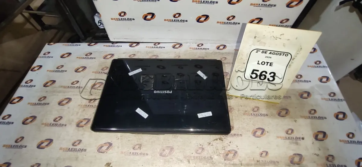 LOTE 563 - 01 NOTEBOOK MARCA POSITIVO SEM FONTE. (NO ESTADO) ATENÇÃO! FAZER A VISITAÇÃO ANTES DE ARREMATAR, NÃO SABEMOS SE FUNCIONA, LEILÃO NÃO TEM GARANTIA E NEM DEVOLUÇÃO, SUJEITO A POSSÍVEIS AVARIAS VISÍVEIS/OCULTAS E/OU AUSÊNCIA DE COMPONENTES.