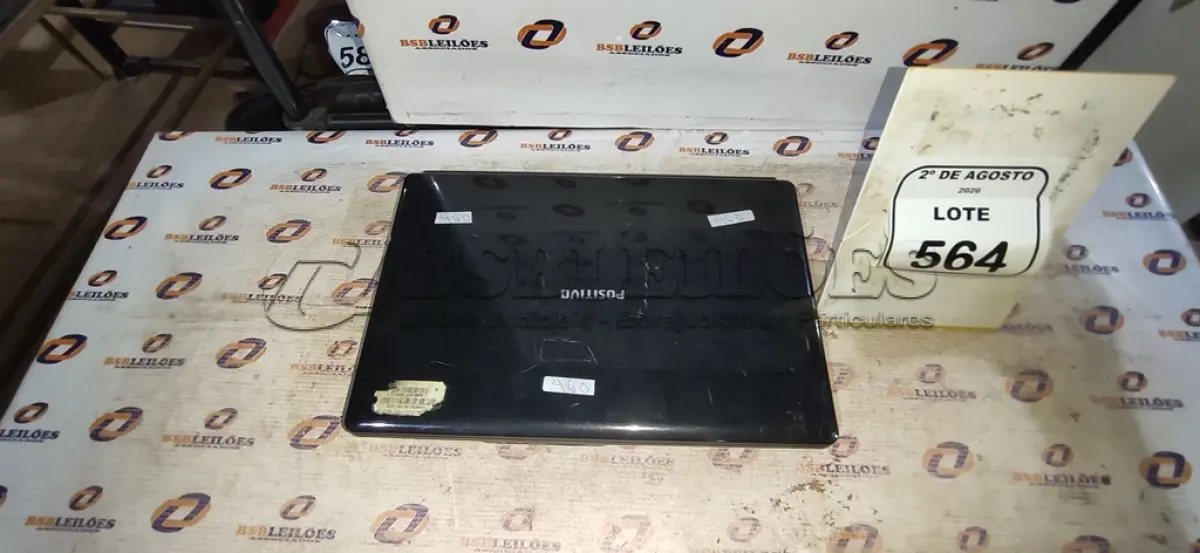 LOTE 564 - 01 NOTEBOOK MARCA POSITIVO SEM FONTE. (NO ESTADO) ATENÇÃO! FAZER A VISITAÇÃO ANTES DE ARREMATAR, NÃO SABEMOS SE FUNCIONA, LEILÃO NÃO TEM GARANTIA E NEM DEVOLUÇÃO, SUJEITO A POSSÍVEIS AVARIAS VISÍVEIS/OCULTAS E/OU AUSÊNCIA DE COMPONENTES.