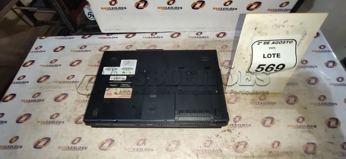 LOTE 569 - 01 NOTEBOOK MARCA POSITIVO SEM FONTE. (NO ESTADO) ATENÇÃO! FAZER A VISITAÇÃO ANTES DE ARREMATAR, NÃO SABEMOS SE FUNCIONA, LEILÃO NÃO TEM GARANTIA E NEM DEVOLUÇÃO, SUJEITO A POSSÍVEIS AVARIAS VISÍVEIS/OCULTAS E/OU AUSÊNCIA DE COMPONENTES.