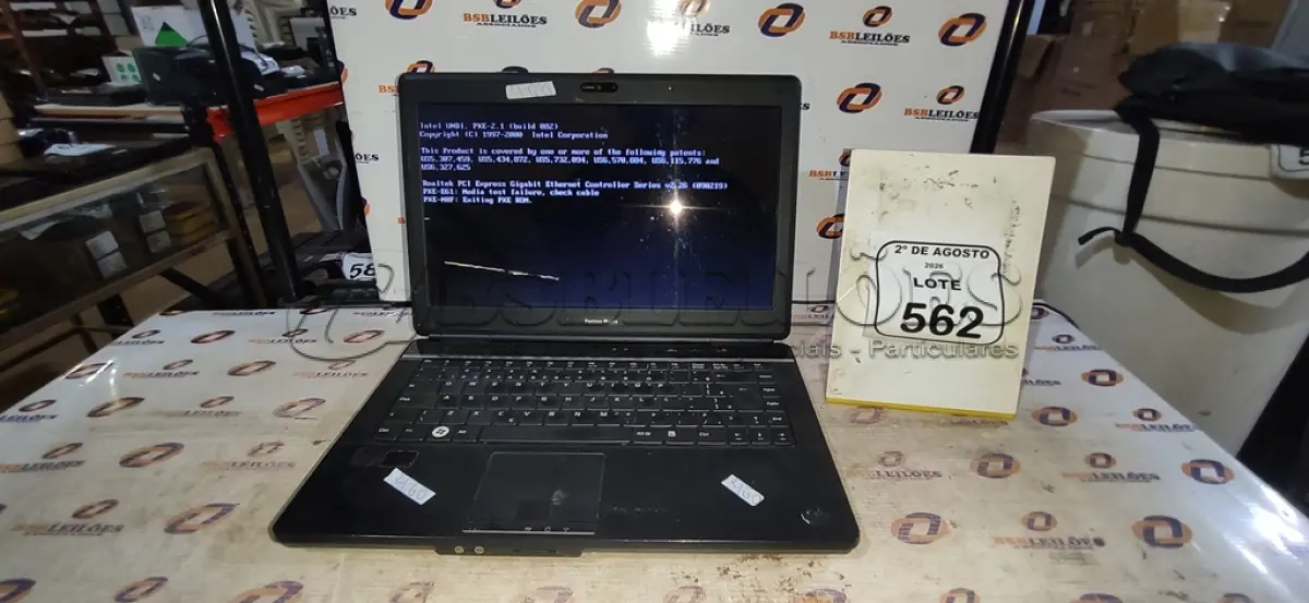LOTE 562 - 01 NOTEBOOK MARCA POSITIVO SEM FONTE. (NO ESTADO) ATENÇÃO! FAZER A VISITAÇÃO ANTES DE ARREMATAR, NÃO SABEMOS SE FUNCIONA, LEILÃO NÃO TEM GARANTIA E NEM DEVOLUÇÃO, SUJEITO A POSSÍVEIS AVARIAS VISÍVEIS/OCULTAS E/OU AUSÊNCIA DE COMPONENTES.