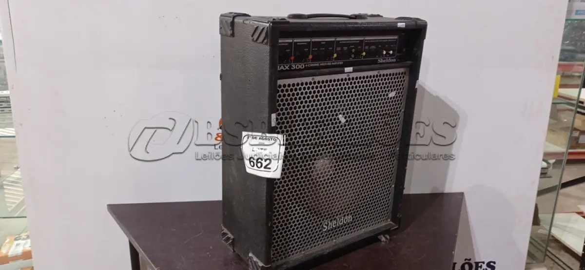 LOTE 662 - 01 CAIXA DE SOM AMPLIFICADORA MARCA SHELDON. (NO ESTADO) ATENÇÃO! FAZER A VISITAÇÃO ANTES DE ARREMATAR, NÃO SABEMOS SE FUNCIONA, LEILÃO NÃO TEM GARANTIA E NEM DEVOLUÇÃO, SUJEITO A POSSÍVEIS AVARIAS VISÍVEIS/OCULTAS E/OU AUSÊNCIA DE COMPONENTES.