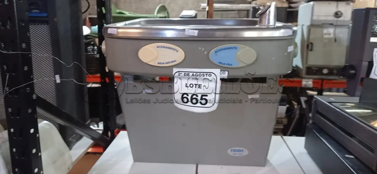 LOTE 665 - 01 BEBEDOURO DE PAREDE EM INOX. (NO ESTADO) ATENÇÃO! FAZER A VISITAÇÃO ANTES DE ARREMATAR, NÃO SABEMOS SE FUNCIONA, LEILÃO NÃO TEM GARANTIA E NEM DEVOLUÇÃO, SUJEITO A POSSÍVEIS AVARIAS VISÍVEIS/OCULTAS E/OU AUSÊNCIA DE COMPONENTES.
