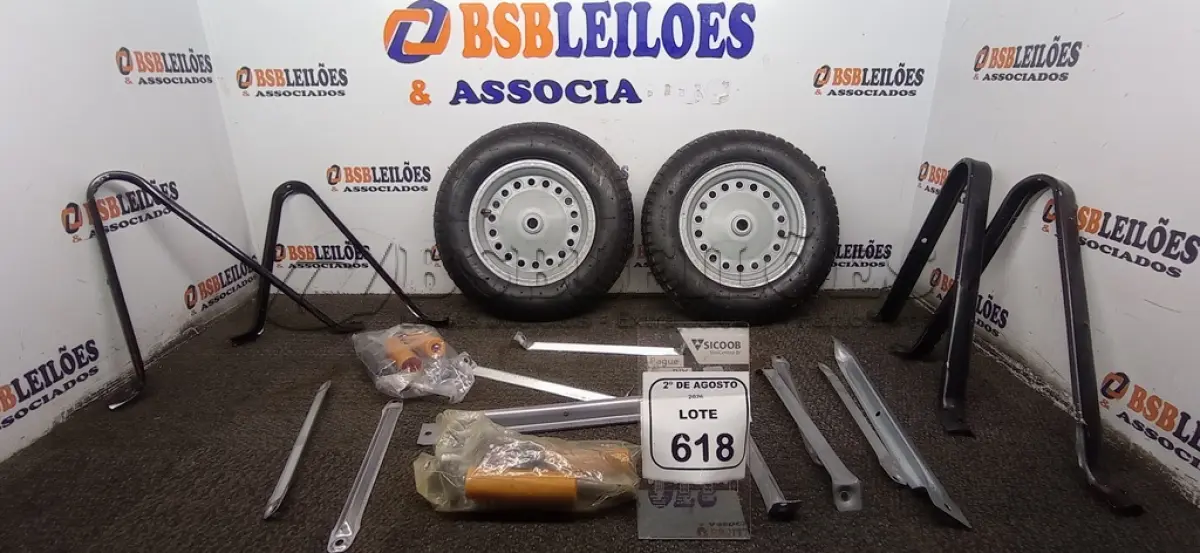 LOTE 618 - 02 KITS DE RODA DE CARRINHO DE MÃO. (NO ESTADO) ATENÇÃO! FAZER A VISITAÇÃO ANTES DE ARREMATAR, NÃO SABEMOS SE FUNCIONA, LEILÃO NÃO TEM GARANTIA E NEM DEVOLUÇÃO, SUJEITO A POSSÍVEIS AVARIAS VISÍVEIS/OCULTAS E/OU AUSÊNCIA DE COMPONENTES.