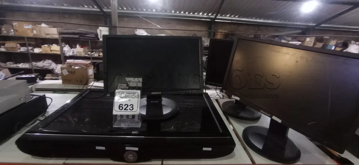 LOTE 623 - 01 TV PARA RETIRADA DE PEÇAS E 03 MONITORES DE MARCAS E MODELOS DIVERSOS. (NO ESTADO) ATENÇÃO! FAZER A VISITAÇÃO ANTES DE ARREMATAR, NÃO SABEMOS SE FUNCIONA, LEILÃO NÃO TEM GARANTIA E NEM DEVOLUÇÃO, SUJEITO A POSSÍVEIS AVARIAS VISÍVEIS/OCULTAS E/OU AUSÊNCIA DE COMPONENTES.