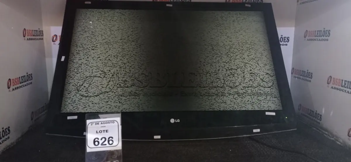 LOTE 626 - 01 TV 42’’ MARCA LG. (NO ESTADO) ATENÇÃO! FAZER A VISITAÇÃO ANTES DE ARREMATAR, NÃO SABEMOS SE FUNCIONA, LEILÃO NÃO TEM GARANTIA E NEM DEVOLUÇÃO, SUJEITO A POSSÍVEIS AVARIAS VISÍVEIS/OCULTAS E/OU AUSÊNCIA DE COMPONENTES.