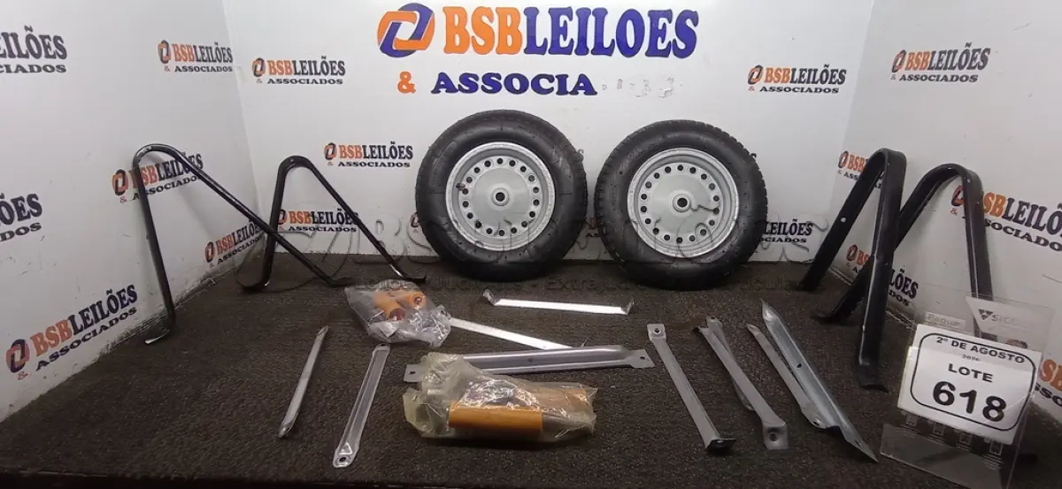 LOTE 618 - 02 KITS DE RODA DE CARRINHO DE MÃO. (NO ESTADO) ATENÇÃO! FAZER A VISITAÇÃO ANTES DE ARREMATAR, NÃO SABEMOS SE FUNCIONA, LEILÃO NÃO TEM GARANTIA E NEM DEVOLUÇÃO, SUJEITO A POSSÍVEIS AVARIAS VISÍVEIS/OCULTAS E/OU AUSÊNCIA DE COMPONENTES.