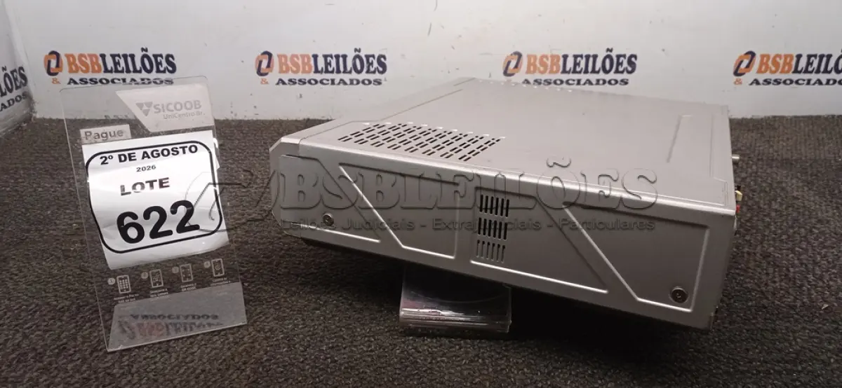 LOTE 622 - 01 LEITOR DE DVD DE 05 DISCOS MARCA PHILIPS. (NO ESTADO) ATENÇÃO! FAZER A VISITAÇÃO ANTES DE ARREMATAR, NÃO SABEMOS SE FUNCIONA, LEILÃO NÃO TEM GARANTIA E NEM DEVOLUÇÃO, SUJEITO A POSSÍVEIS AVARIAS VISÍVEIS/OCULTAS E/OU AUSÊNCIA DE COMPONENTES.