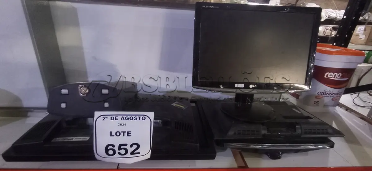 LOTE 652 - 05 MONITORES DE MARCAS E MODELOS DIVERSOS. (NO ESTADO) ATENÇÃO! FAZER A VISITAÇÃO ANTES DE ARREMATAR, NÃO SABEMOS SE FUNCIONA, LEILÃO NÃO TEM GARANTIA E NEM DEVOLUÇÃO, SUJEITO A POSSÍVEIS AVARIAS VISÍVEIS/OCULTAS E/OU AUSÊNCIA DE COMPONENTES.