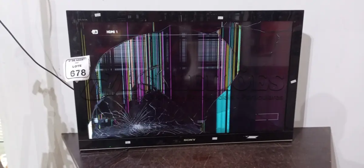 LOTE 678 - 01 TV 40’’ MARCA SONY. (NO ESTADO) ATENÇÃO! FAZER A VISITAÇÃO ANTES DE ARREMATAR, NÃO SABEMOS SE FUNCIONA, LEILÃO NÃO TEM GARANTIA E NEM DEVOLUÇÃO, SUJEITO A POSSÍVEIS AVARIAS VISÍVEIS/OCULTAS E/OU AUSÊNCIA DE COMPONENTES.