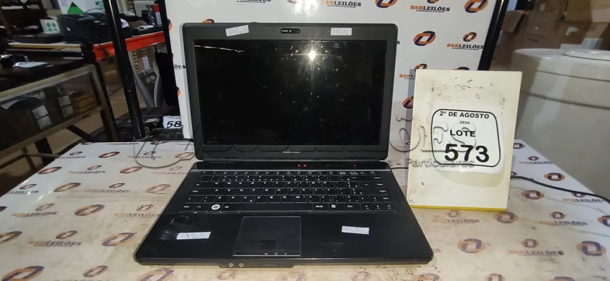 LOTE 573 - 01 NOTEBOOK MARCA POSITIVO SEM FONTE. (NO ESTADO) ATENÇÃO! FAZER A VISITAÇÃO ANTES DE ARREMATAR, NÃO SABEMOS SE FUNCIONA, LEILÃO NÃO TEM GARANTIA E NEM DEVOLUÇÃO, SUJEITO A POSSÍVEIS AVARIAS VISÍVEIS/OCULTAS E/OU AUSÊNCIA DE COMPONENTES.