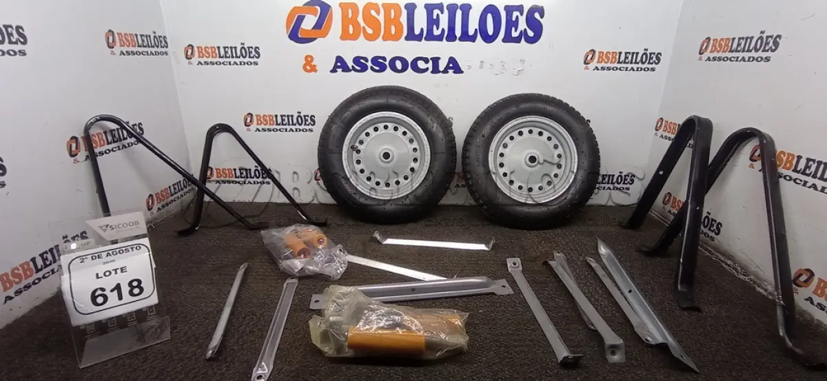 LOTE 618 - 02 KITS DE RODA DE CARRINHO DE MÃO. (NO ESTADO) ATENÇÃO! FAZER A VISITAÇÃO ANTES DE ARREMATAR, NÃO SABEMOS SE FUNCIONA, LEILÃO NÃO TEM GARANTIA E NEM DEVOLUÇÃO, SUJEITO A POSSÍVEIS AVARIAS VISÍVEIS/OCULTAS E/OU AUSÊNCIA DE COMPONENTES.