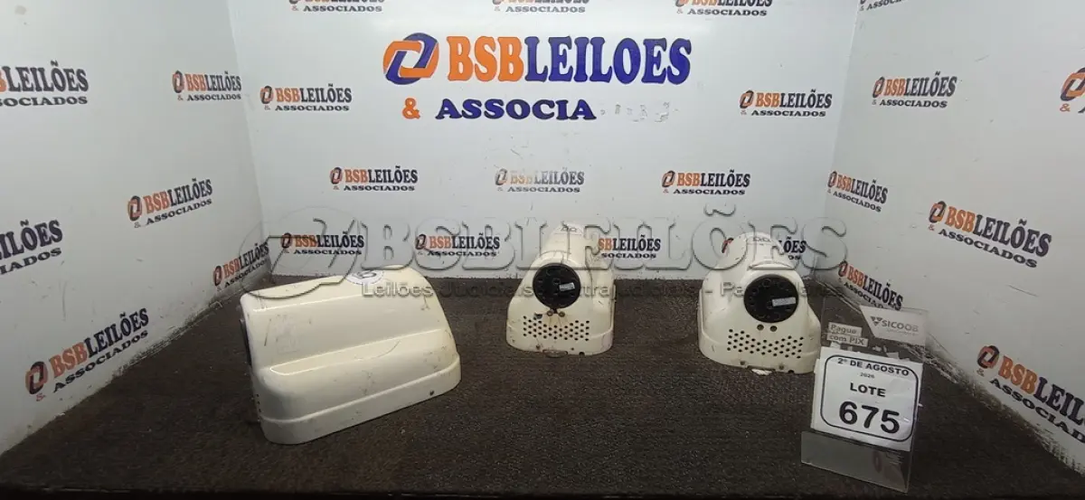LOTE 675 - 03 SECADORES DE MÃO. (NO ESTADO) ATENÇÃO! FAZER A VISITAÇÃO ANTES DE ARREMATAR, NÃO SABEMOS SE FUNCIONA, LEILÃO NÃO TEM GARANTIA E NEM DEVOLUÇÃO, SUJEITO A POSSÍVEIS AVARIAS VISÍVEIS/OCULTAS E/OU AUSÊNCIA DE COMPONENTES.