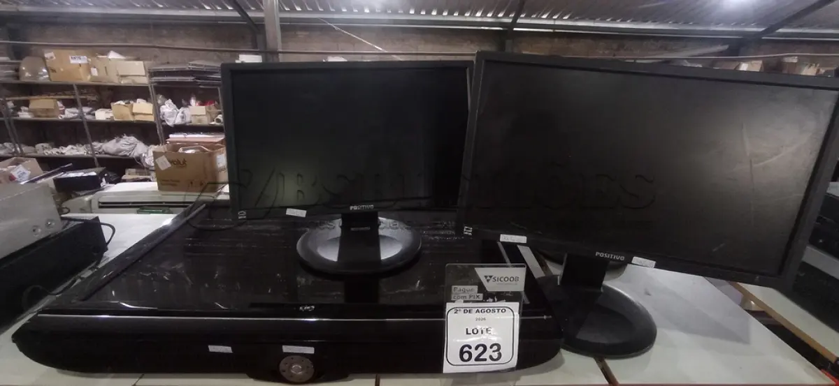 LOTE 623 - 01 TV PARA RETIRADA DE PEÇAS E 03 MONITORES DE MARCAS E MODELOS DIVERSOS. (NO ESTADO) ATENÇÃO! FAZER A VISITAÇÃO ANTES DE ARREMATAR, NÃO SABEMOS SE FUNCIONA, LEILÃO NÃO TEM GARANTIA E NEM DEVOLUÇÃO, SUJEITO A POSSÍVEIS AVARIAS VISÍVEIS/OCULTAS E/OU AUSÊNCIA DE COMPONENTES.