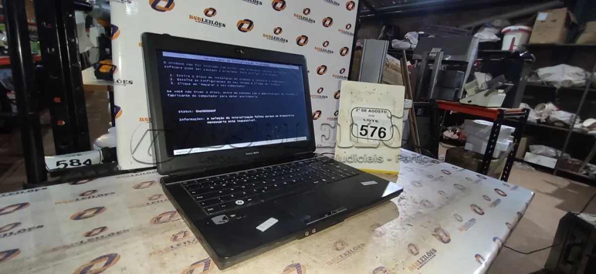 LOTE 576 - 01 NOTEBOOK MARCA POSITIVO SEM FONTE. (NO ESTADO) ATENÇÃO! FAZER A VISITAÇÃO ANTES DE ARREMATAR, NÃO SABEMOS SE FUNCIONA, LEILÃO NÃO TEM GARANTIA E NEM DEVOLUÇÃO, SUJEITO A POSSÍVEIS AVARIAS VISÍVEIS/OCULTAS E/OU AUSÊNCIA DE COMPONENTES.