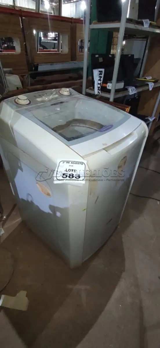 LOTE 583 - 01 MÁQUINA DE LAVAR 220V 11KG MARCA COLORMAQ. (NO ESTADO) ATENÇÃO! FAZER A VISITAÇÃO ANTES DE ARREMATAR, NÃO SABEMOS SE FUNCIONA, LEILÃO NÃO TEM GARANTIA E NEM DEVOLUÇÃO, SUJEITO A POSSÍVEIS AVARIAS VISÍVEIS/OCULTAS E/OU AUSÊNCIA DE COMPONENTES.